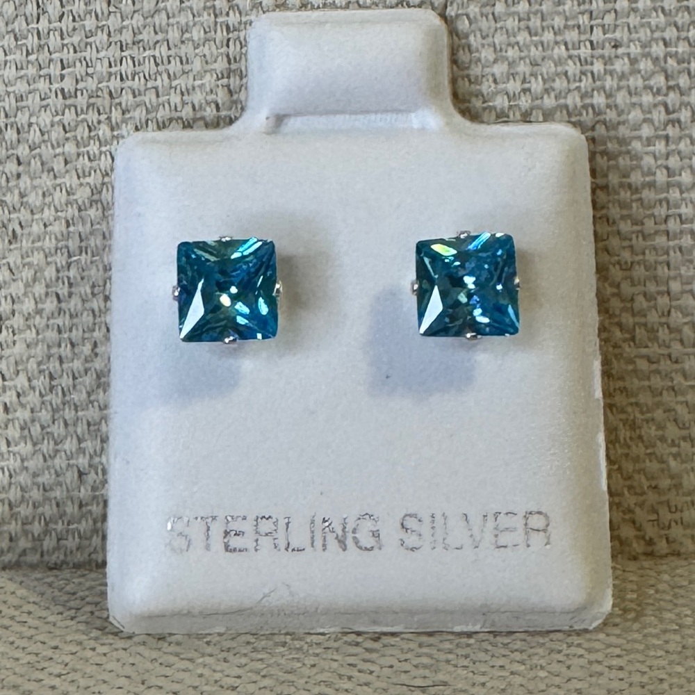 Sterling Silver Gorgeous Blue Stud Earrings